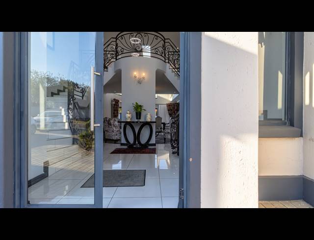7 BEDROOM HOUSE FOR SALE IN MIDLANDS ESTATE